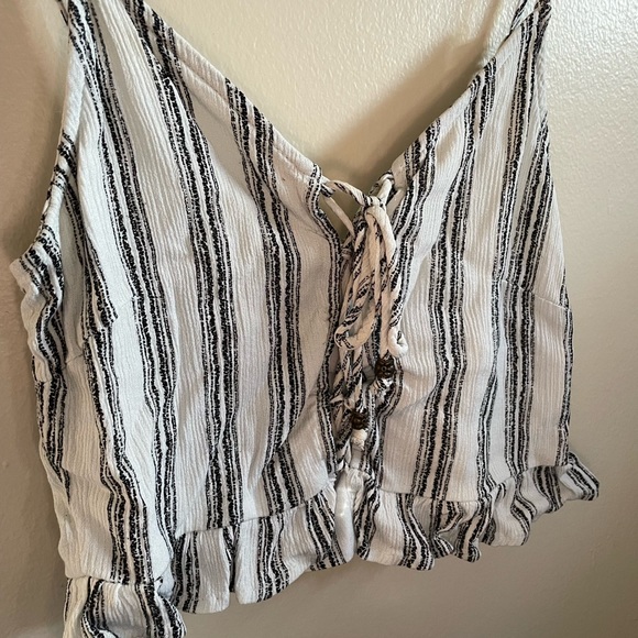 Xhilaration Black and White Rayon Crop Too Size Small - Picture 3 of 7